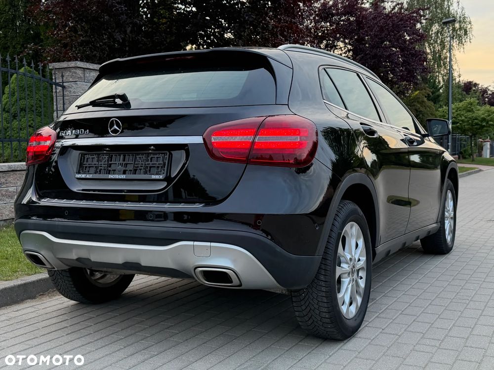 Mercedes-Benz GLA 180 (CDI) d Urban - 12