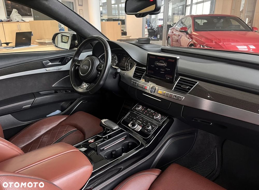 Audi S8 - 27