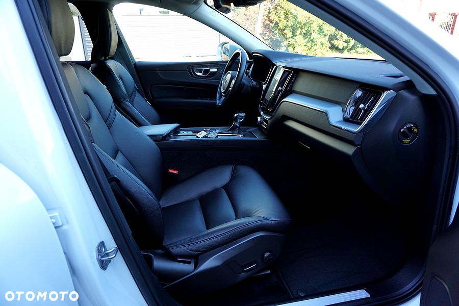 Volvo XC 60 T5 Geartronic RDesign - 27