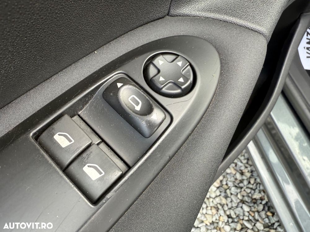 Citroën C4 1.6 HDI FAP BVM Attraction - 11