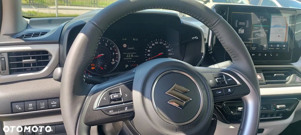 Suzuki Swift 1.2 Dualjet SHVS Premium Plus CVT - 8