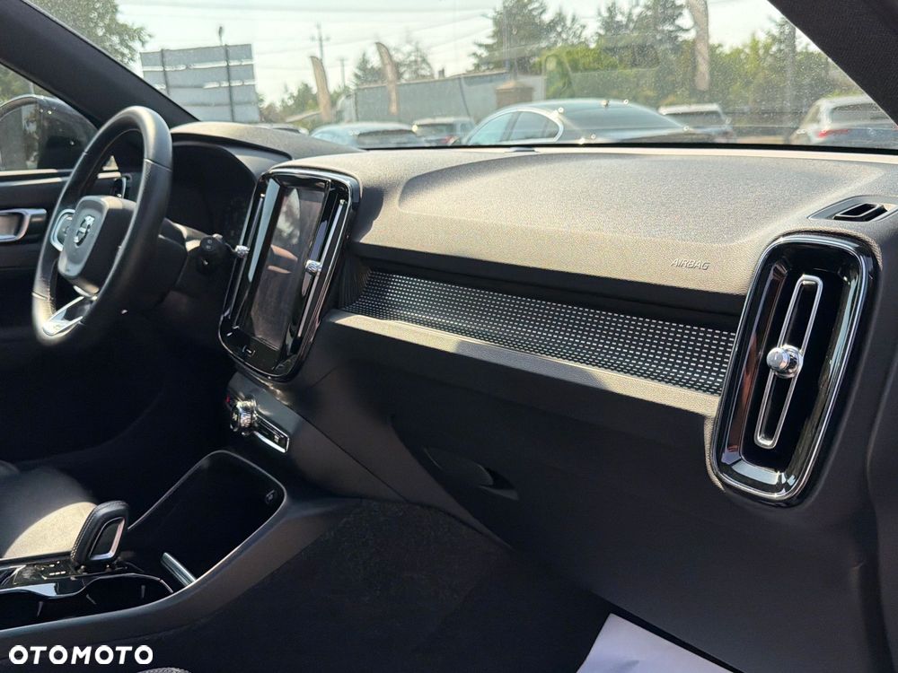 Volvo XC 40 D4 AWD Geartronic R-Design - 19