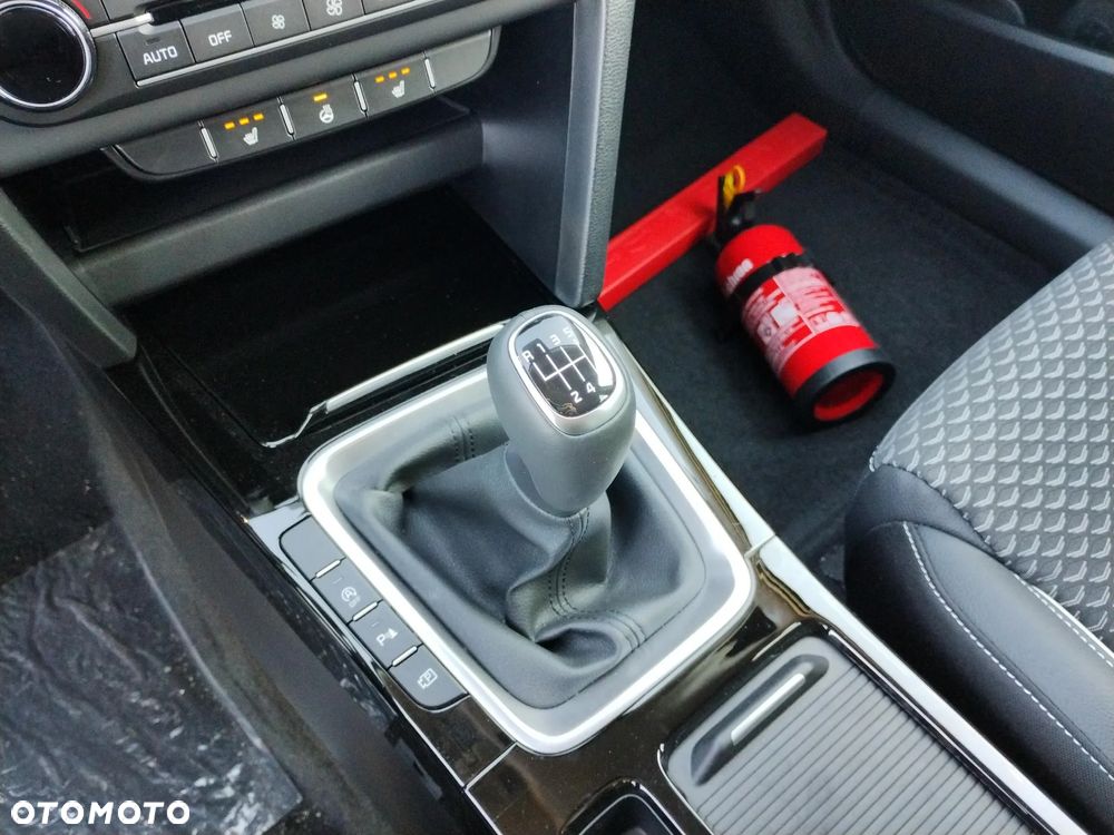 Kia Ceed 1.5 T-GDI Tribute - 15