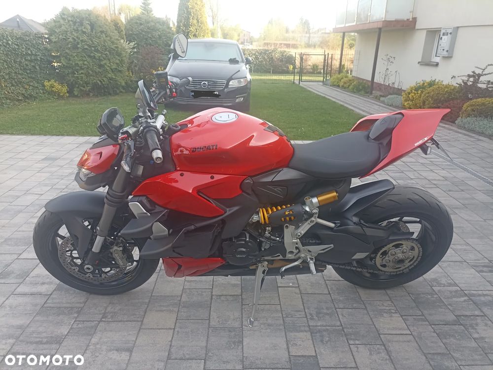 Ducati Streetfighter V2 - 11