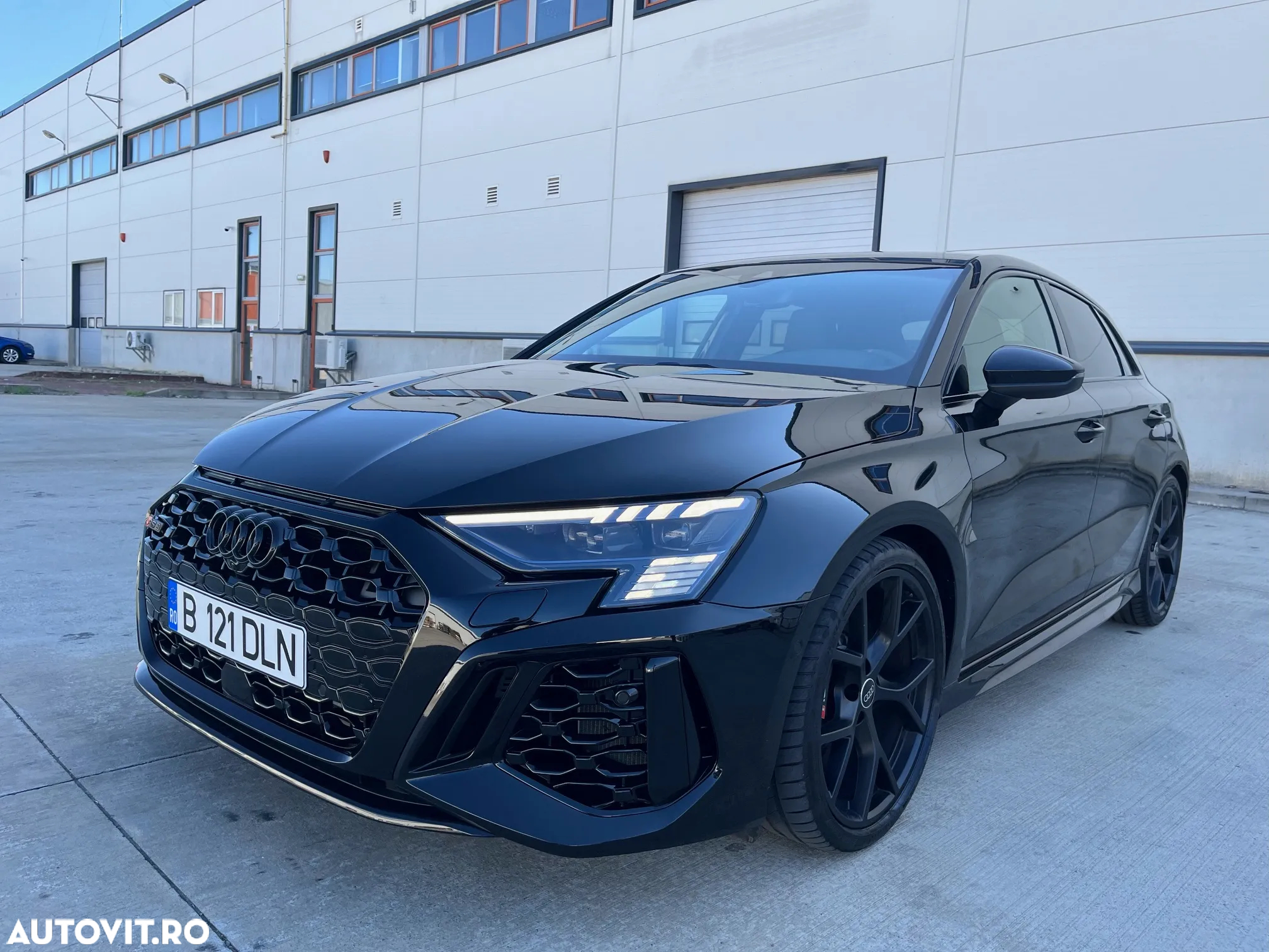Audi RS3 TFSI Sportback quattro S tronic - 3