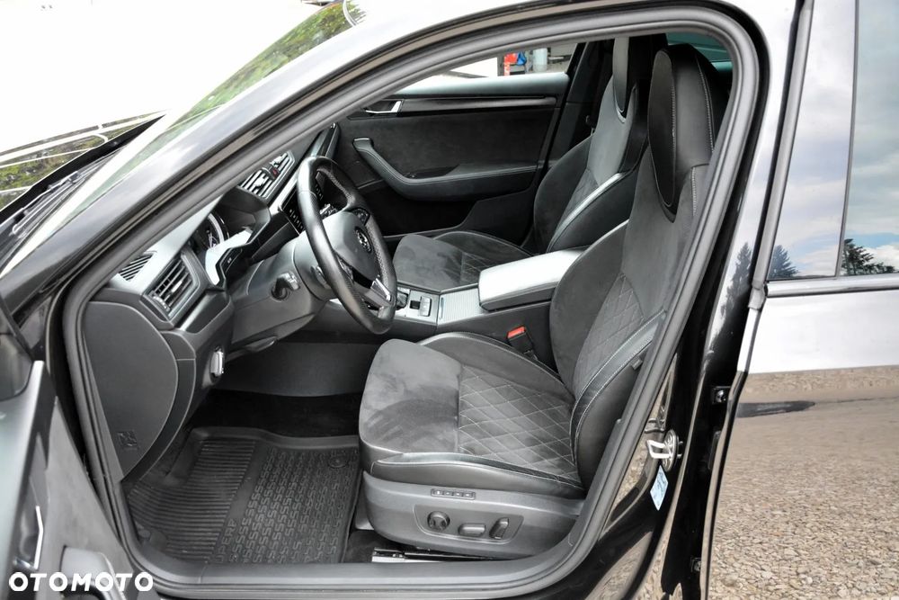 Skoda Superb 2.0 TDI SCR Sportline DSG - 9