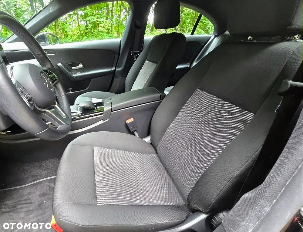 Mercedes-Benz CLA 180 7G-DCT - 12