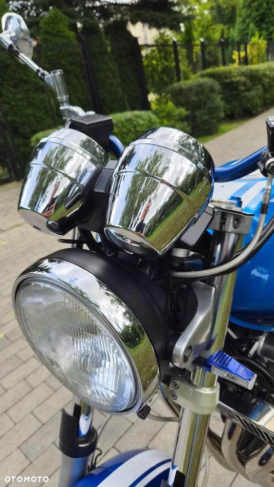 Yamaha XJR - 9