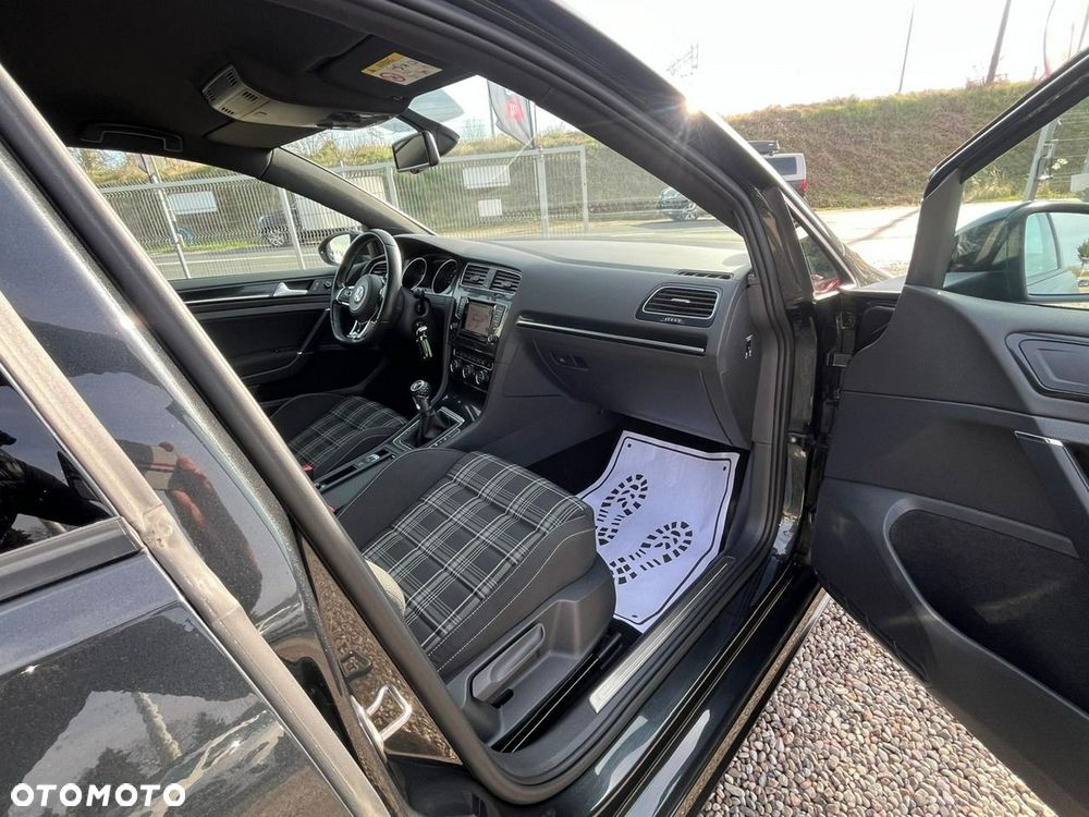 Volkswagen Golf 2.0 TDI BMT GTD - 16