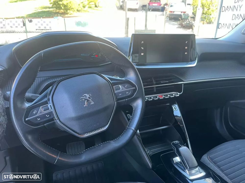 Peugeot e-2008 50 kWh Allure - 4