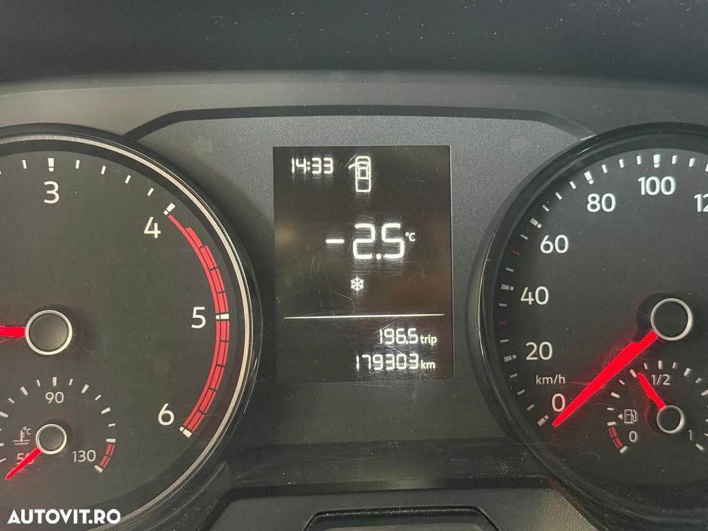 Volkswagen Crafter 3.5 CD Bena L4 FWD 75kW - 12