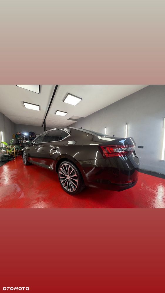 Skoda Superb 2.0 TDI 4x4 L&K DSG - 12