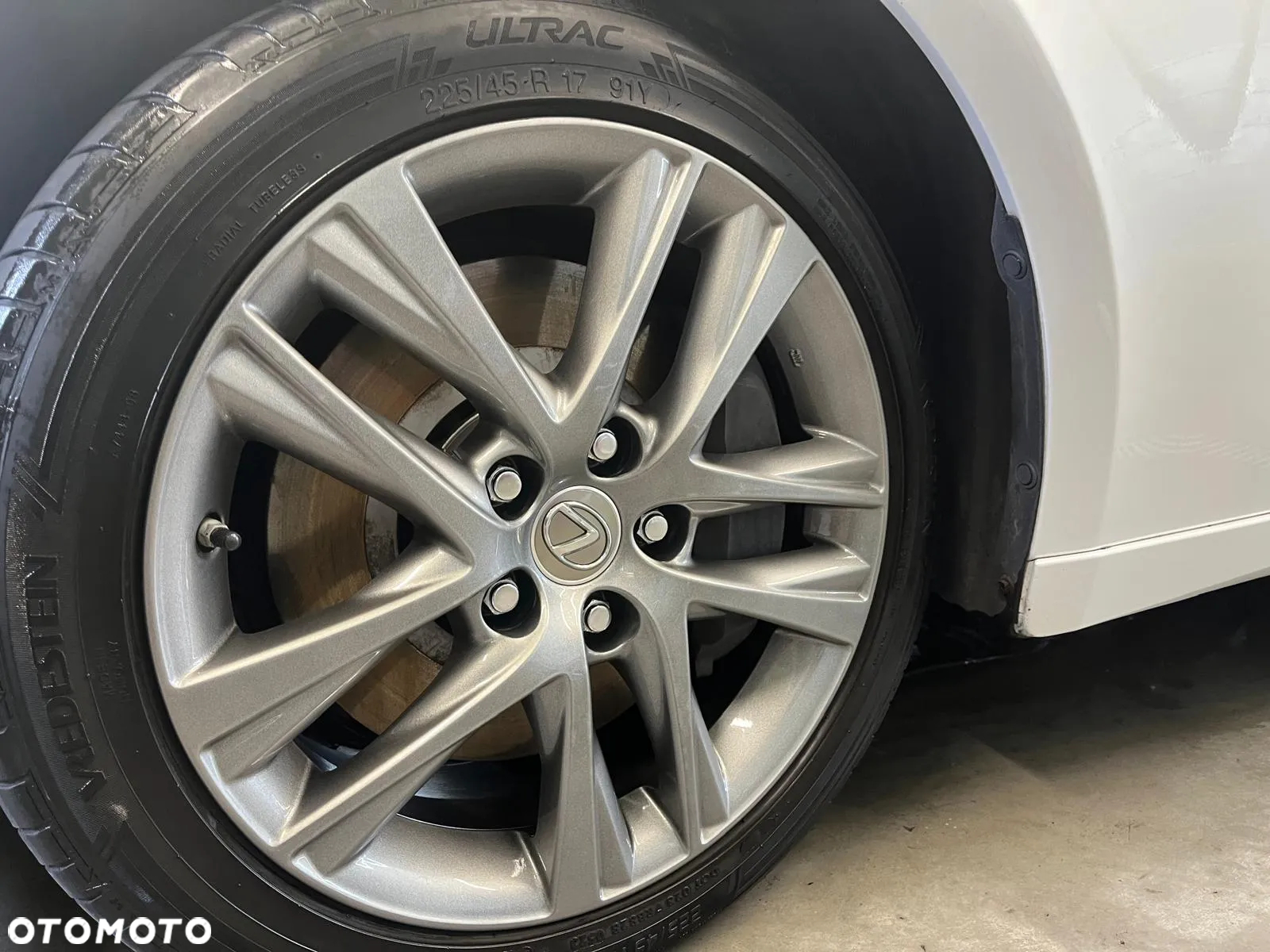 Lexus IS 200t / 300 Elegance - 35