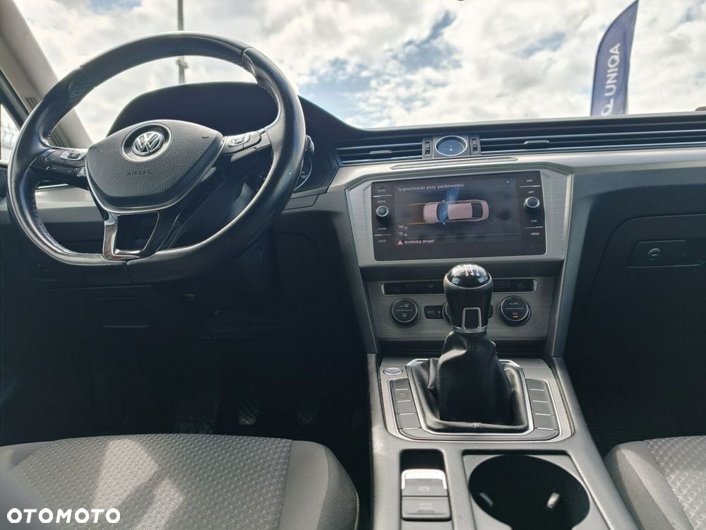 Volkswagen Passat - 22