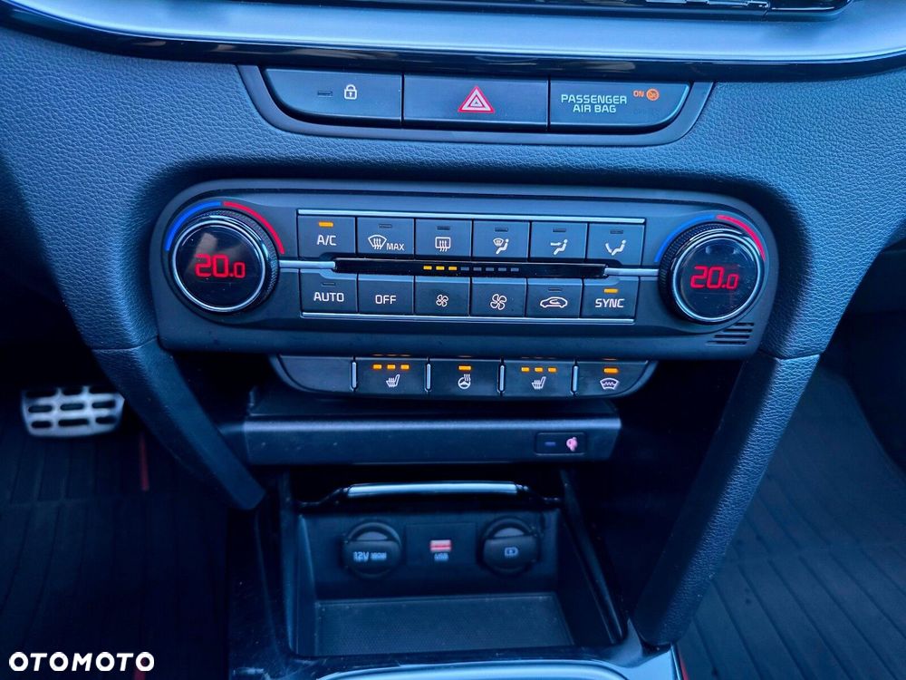 Kia ProCeed 1.6 T-GDI GT DCT - 22