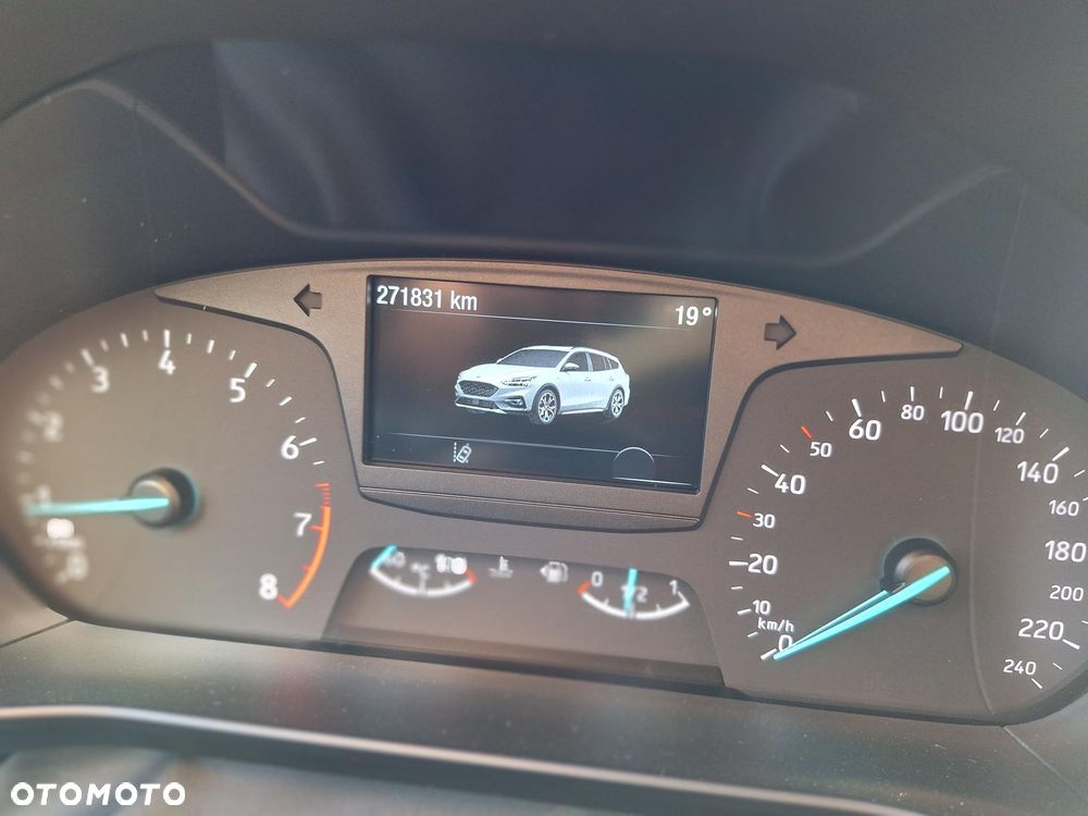 Ford Focus 1.0 EcoBoost Active - 34