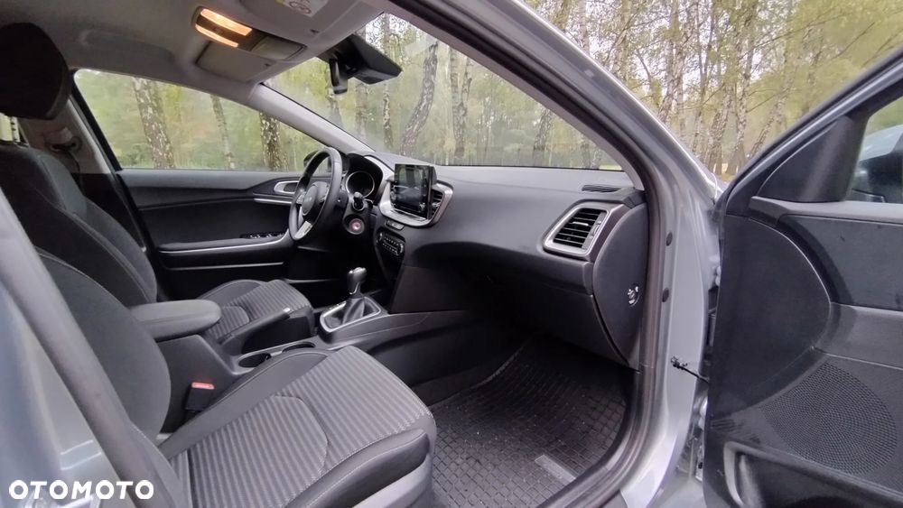 Kia Ceed 1.5 T-GDI M - 26