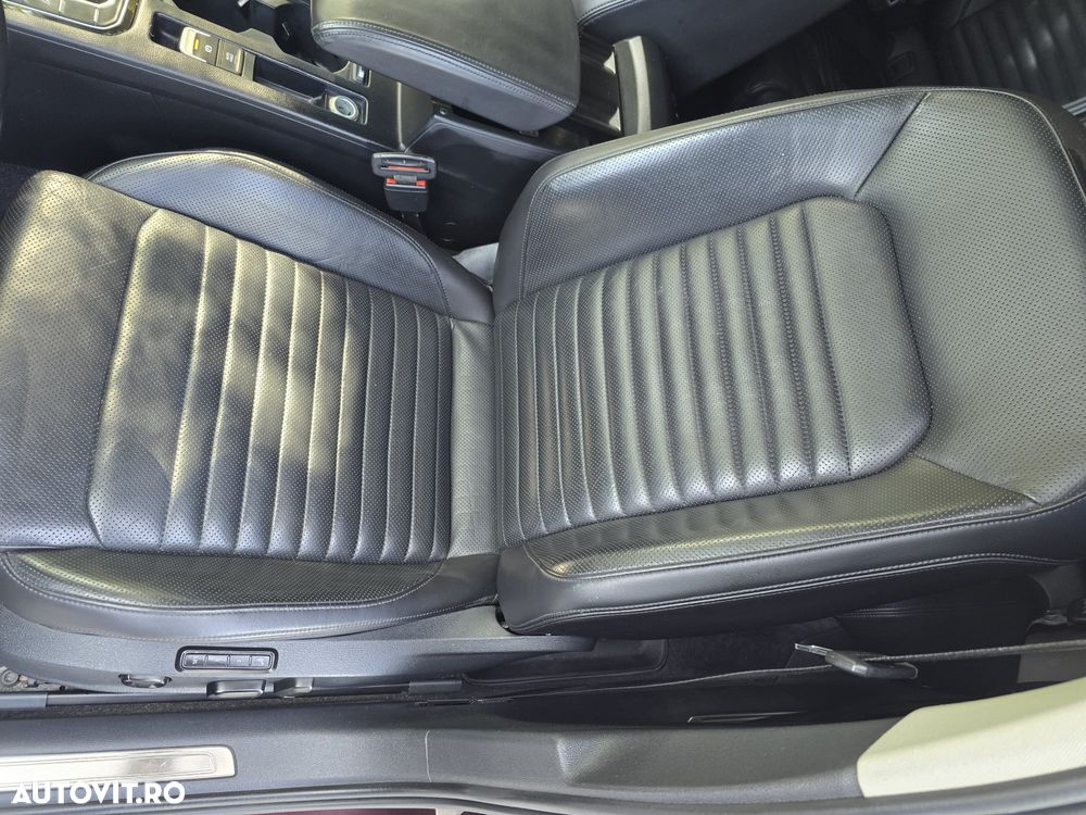 Volkswagen Passat 2.0 TDI DSG Highline - 12