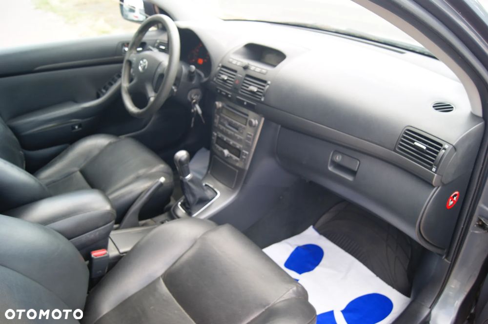 Toyota Avensis 2.0 VVT-i Sol - 33