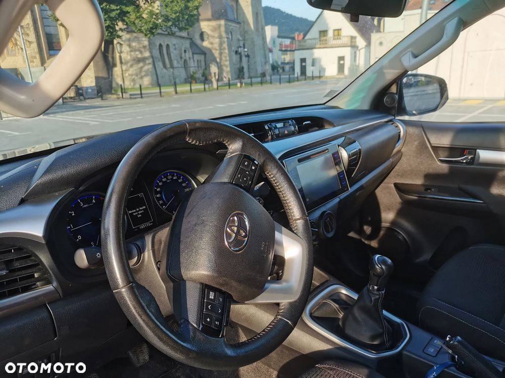 Toyota Hilux 2.4 D-4D Extra Cab DLX 4x4 - 11