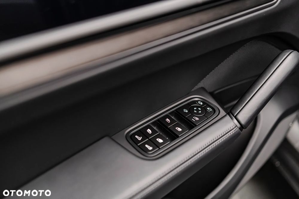 Porsche Cayenne Standard - 19