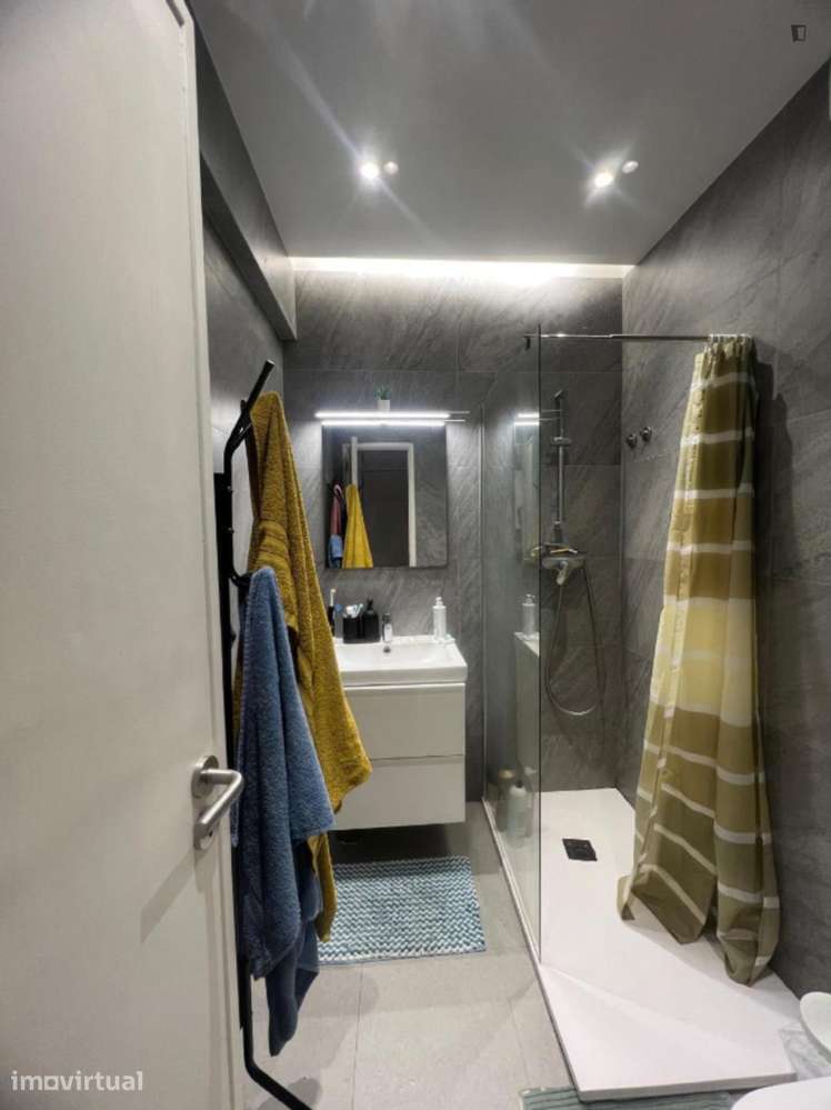 Quarto - localizado em Sete Rios Lisbon - Grande imagem: 3/4