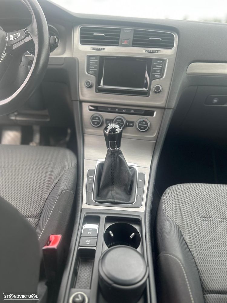 VW Golf 1.6 TDi Trendline BlueMotion - 15