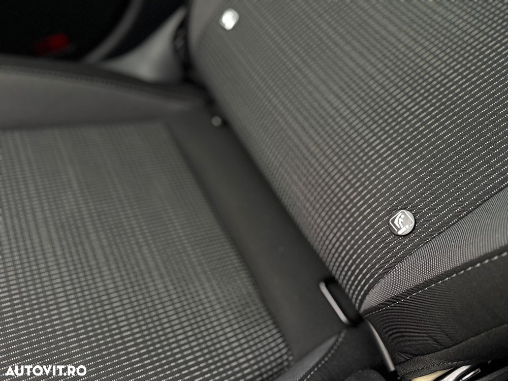 Skoda Octavia Combi 2.0 TDI DSG Premium Edition - 16