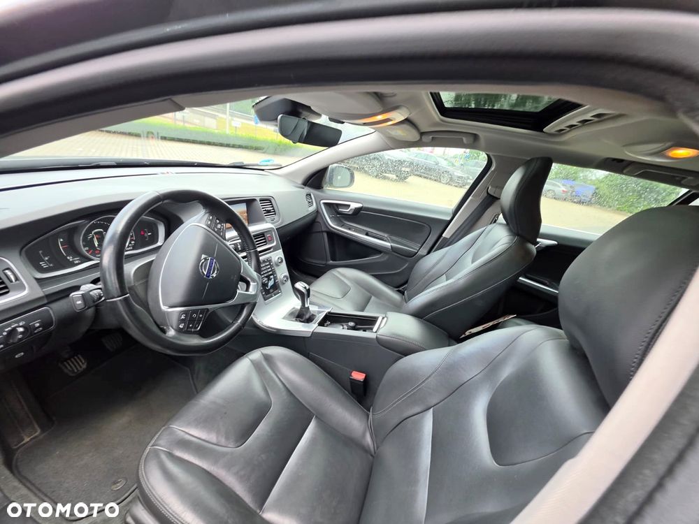 Volvo V60 D4 Summum - 5