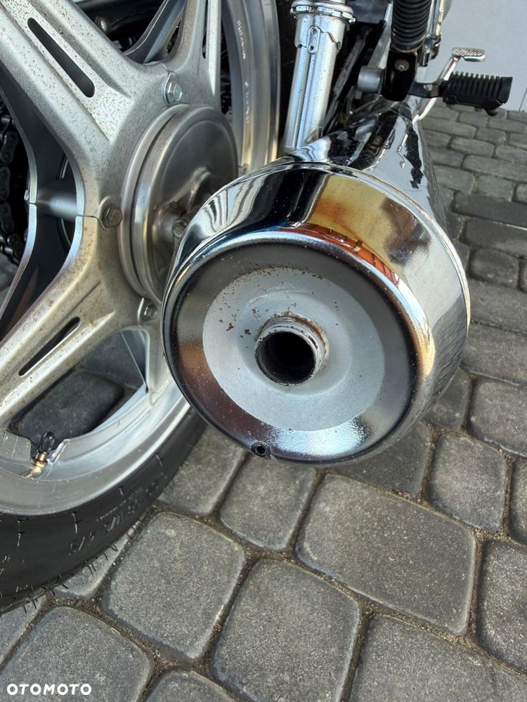 Honda CB - 12