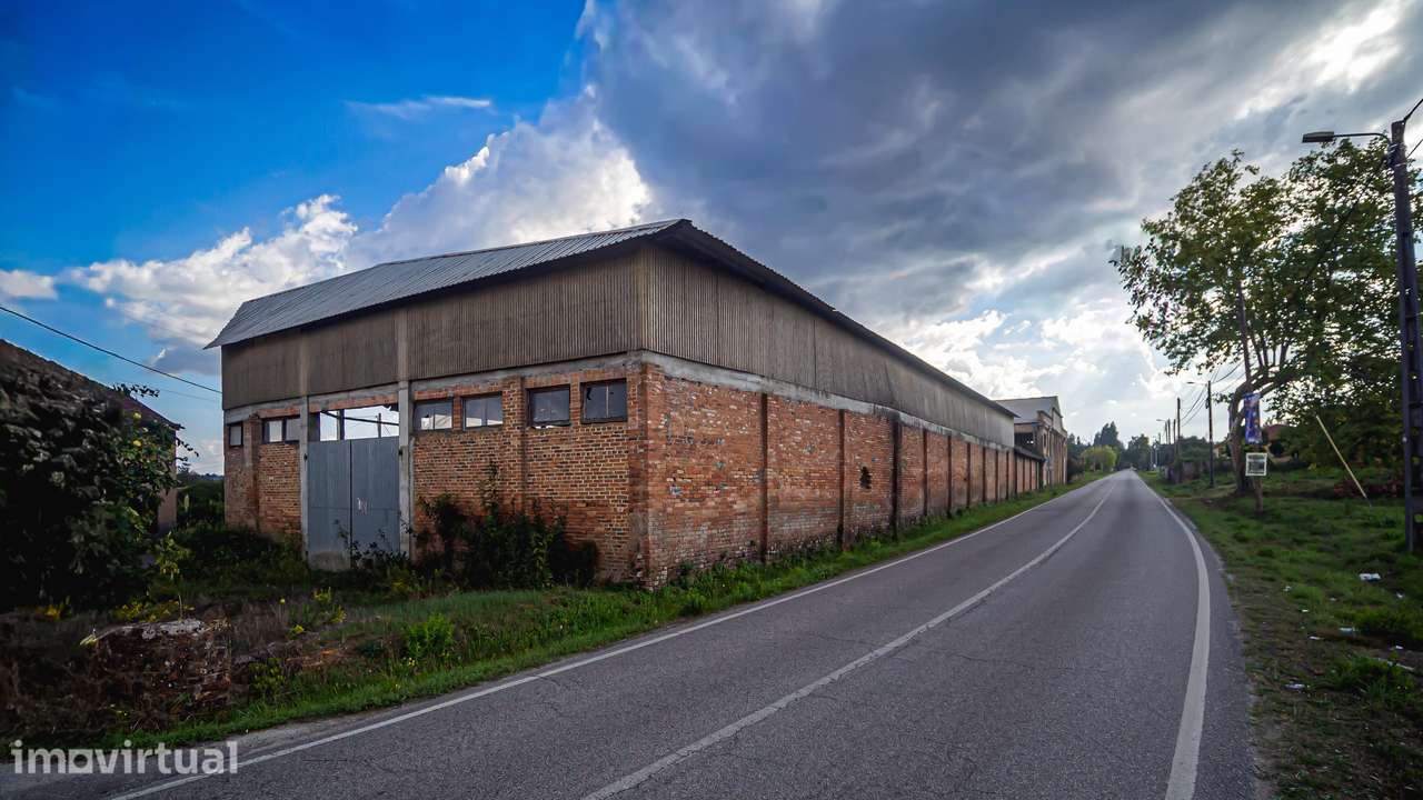 Propriedade com área coberta de 6939m² e 6 ter. rústicos, Tondela - Grande imagem: 5/22