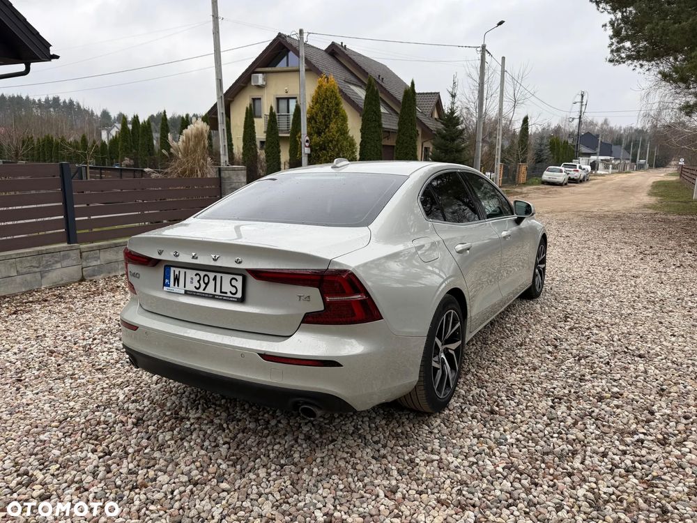 Volvo S60 T4 Drive-E Dynamic Edition (Kinetic) - 4
