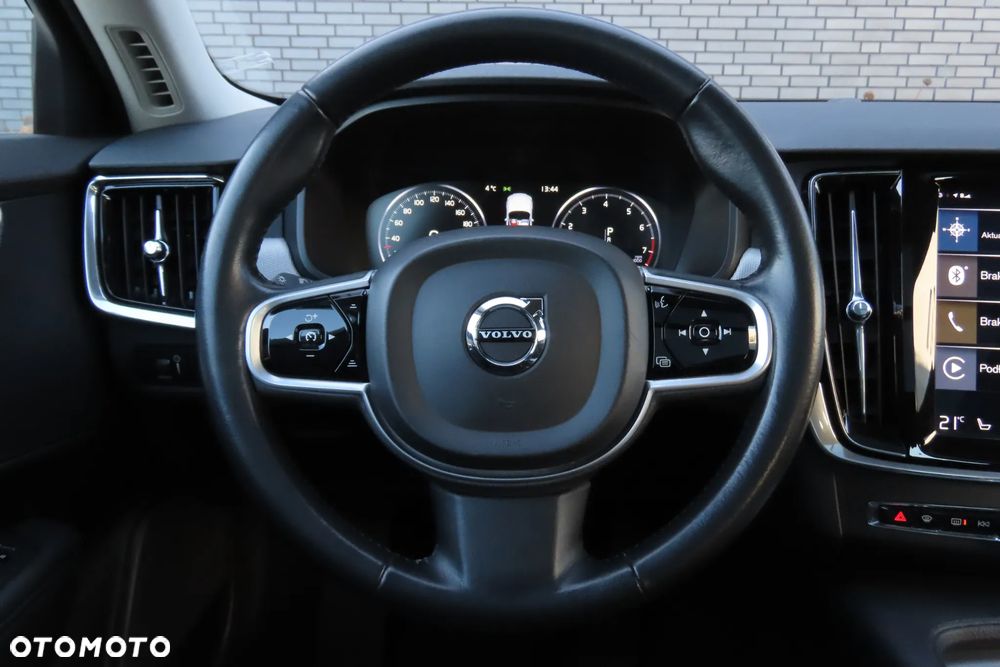 Volvo V90 Cross Country - 10