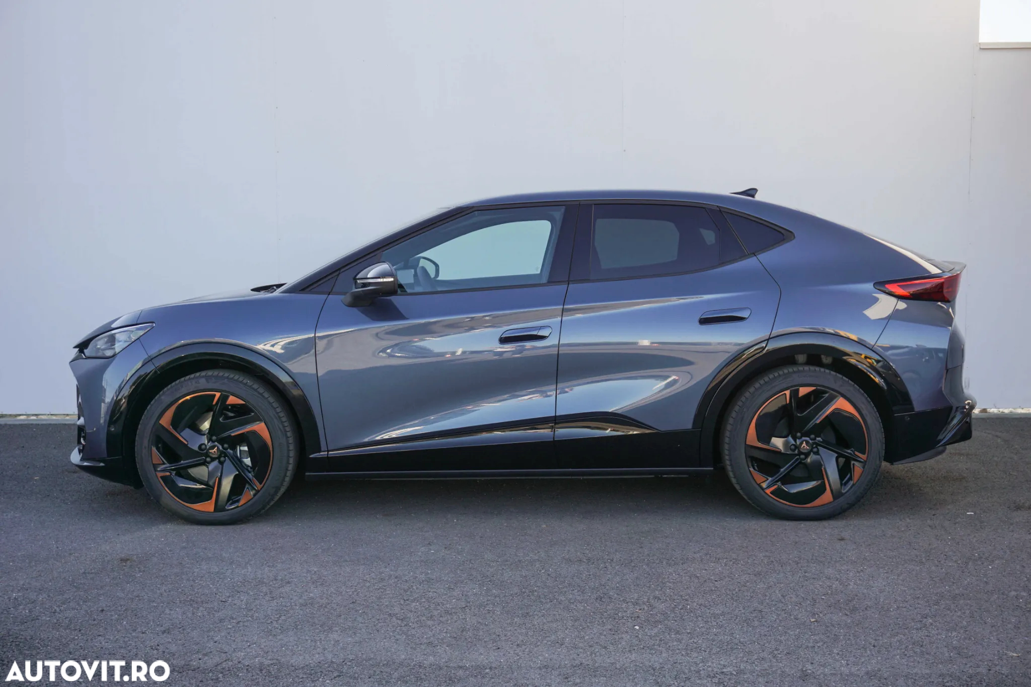 Cupra Tavascan - 2