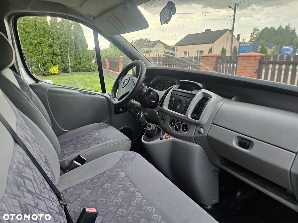 Opel Vivaro - 11