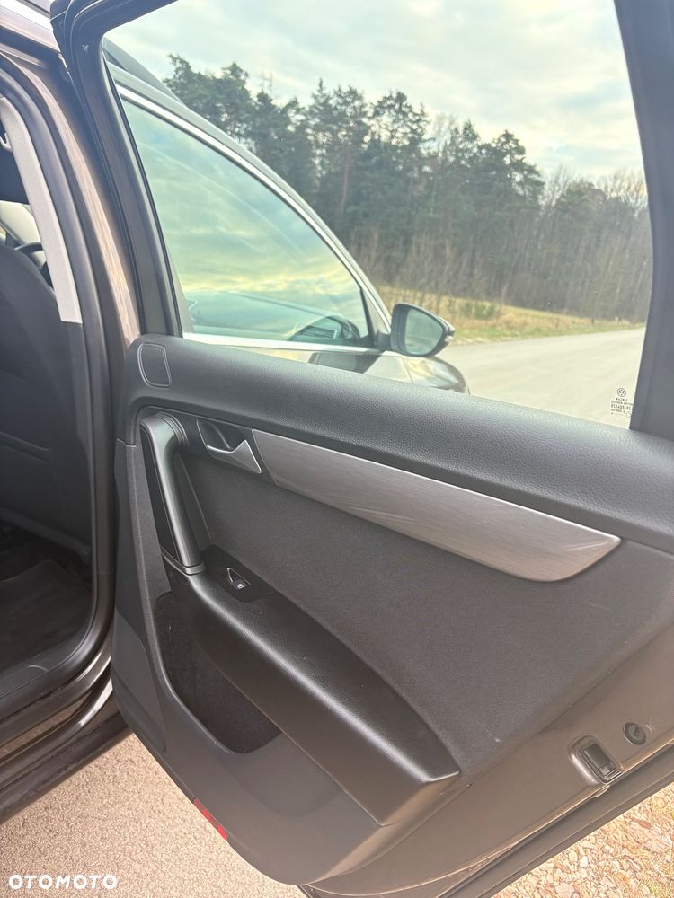 Volkswagen Passat 2.0 Blue TDI SCR Trendline - 23