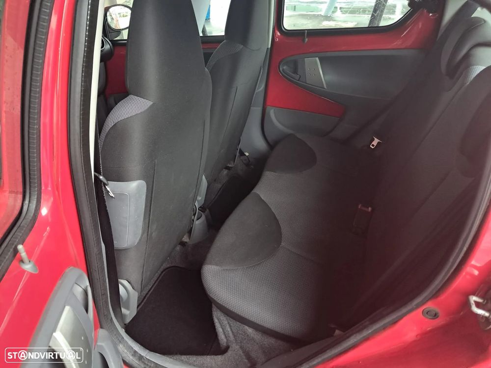 Toyota Aygo 1.0 + AC - 5