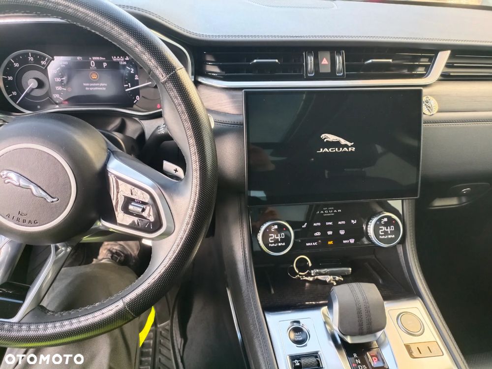 Jaguar F-Pace 2.0 P250 mHEV AWD R-Dynamic Black - 6