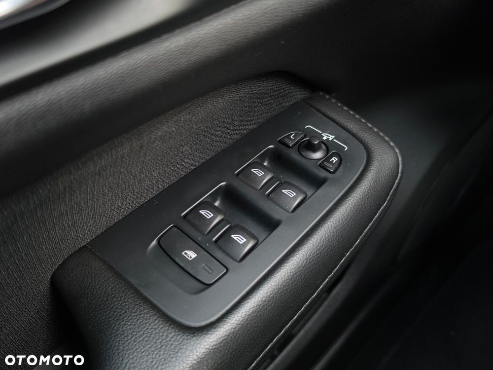 Volvo V60 Cross Country D4 AWD - 23