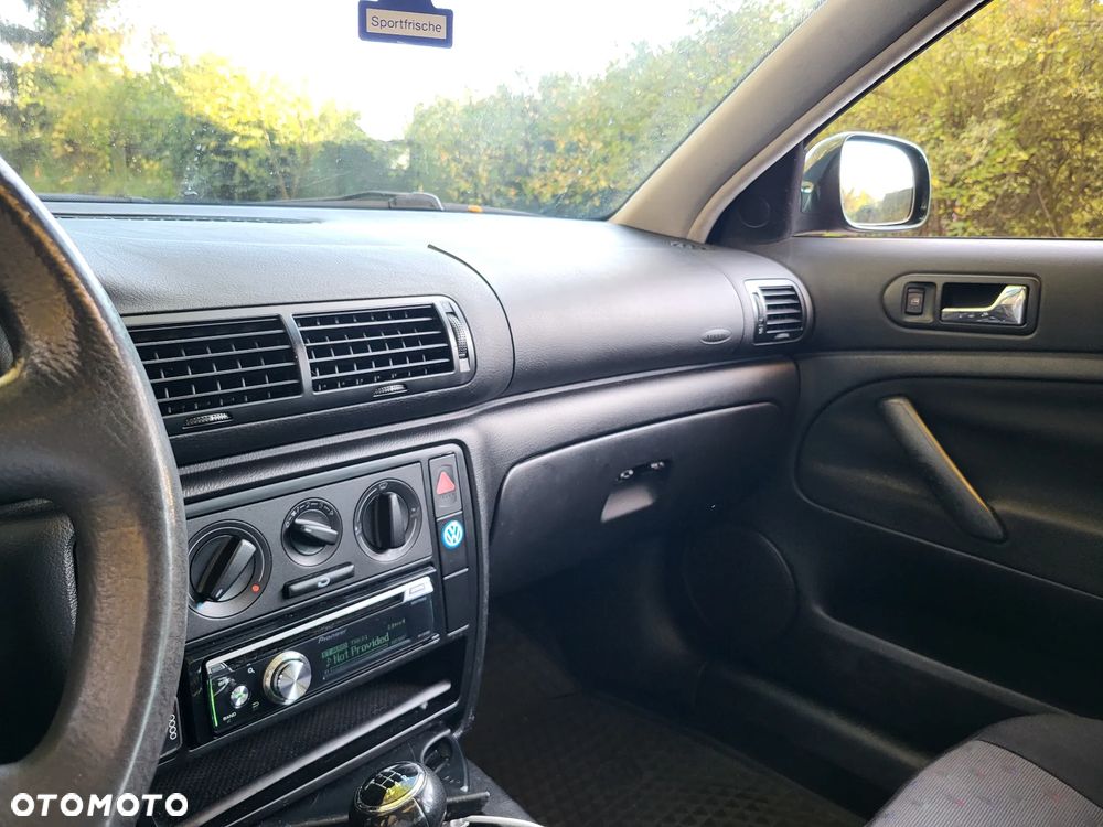 Volkswagen Passat 1.6 - 13