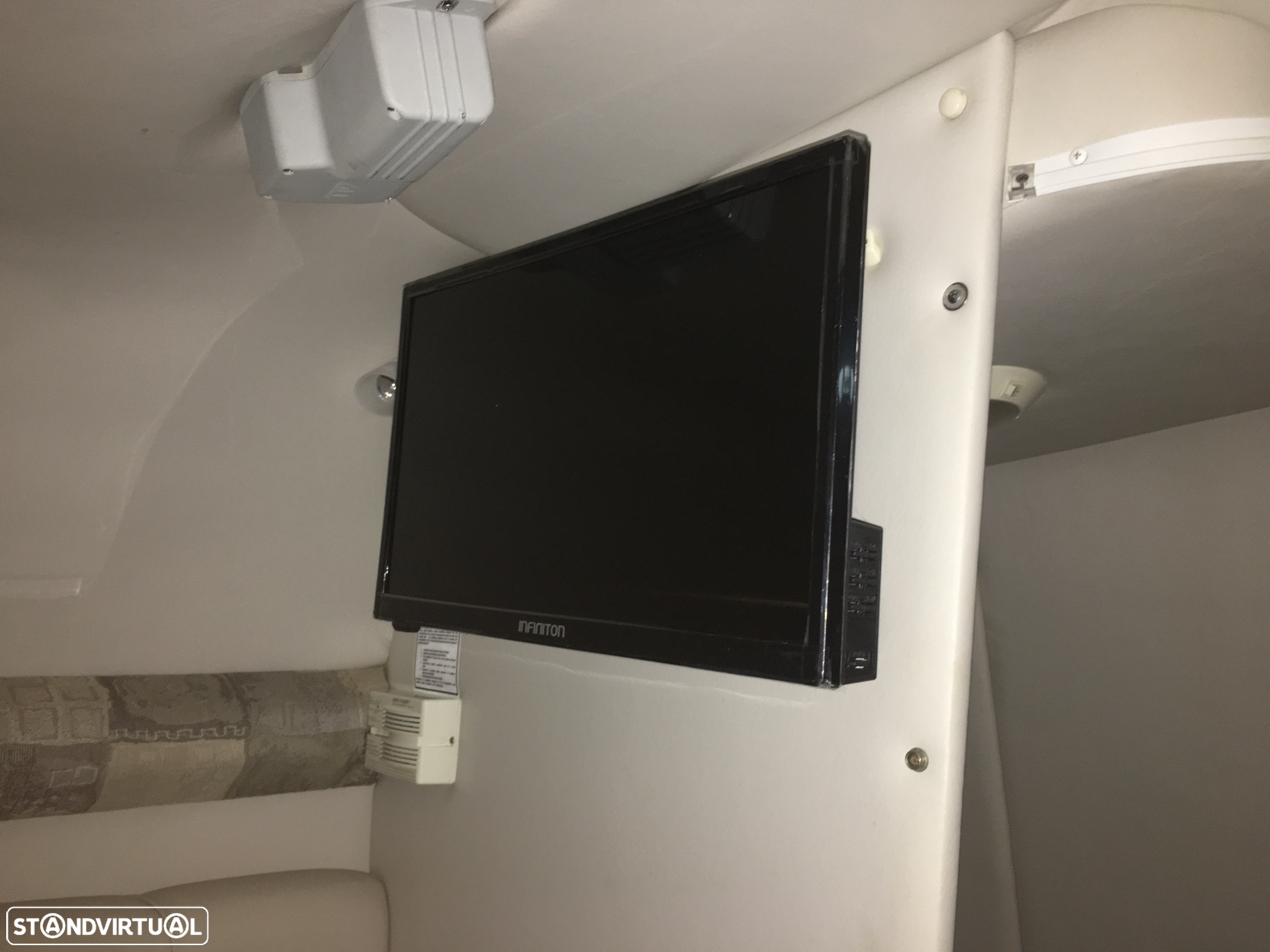 Crownline 235 CCR - 11