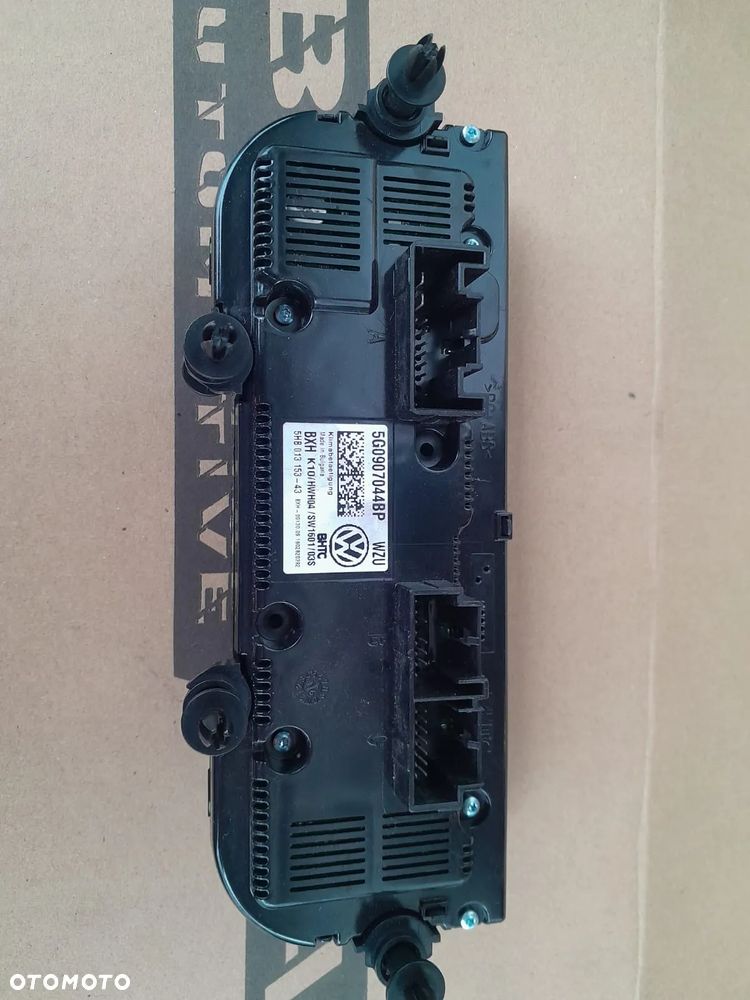 Vw Touran III panel sterownik climatronica 5G0907044BP - 2