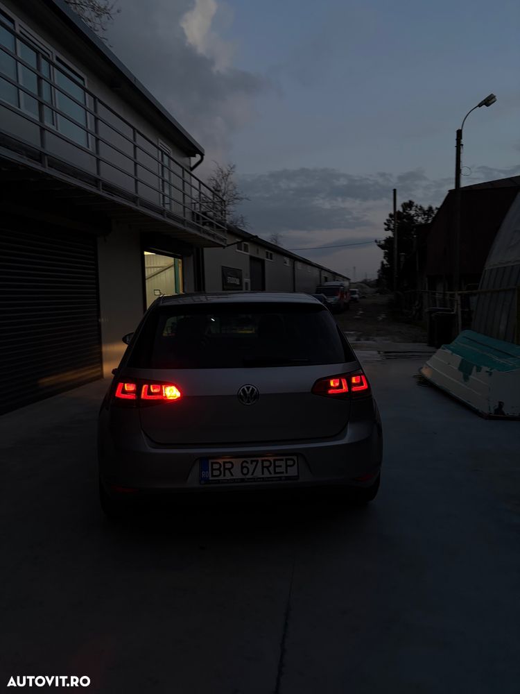 Volkswagen Golf - 29