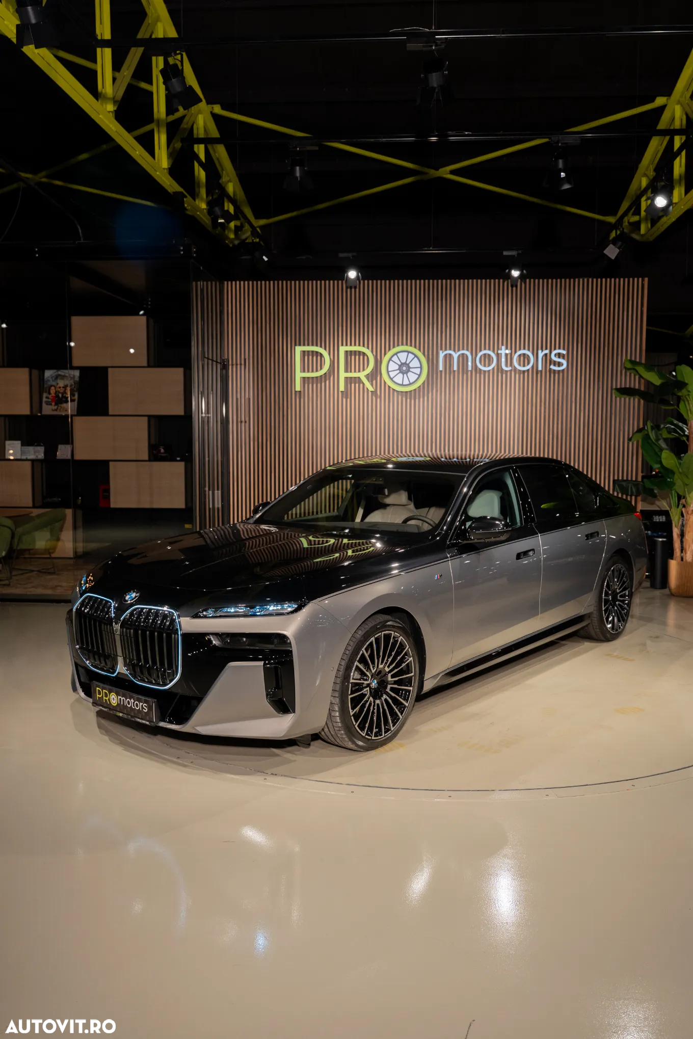 BMW Seria 7 740d xDrive MHEV - 40