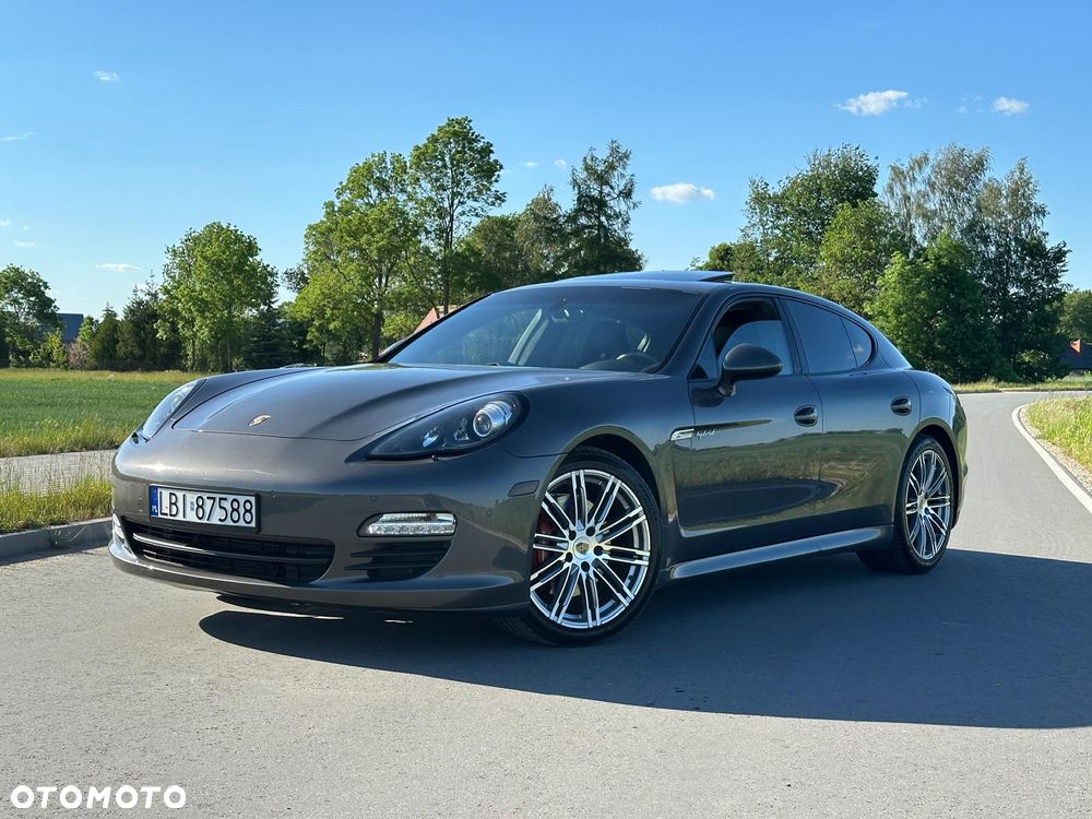 Porsche Panamera - 21