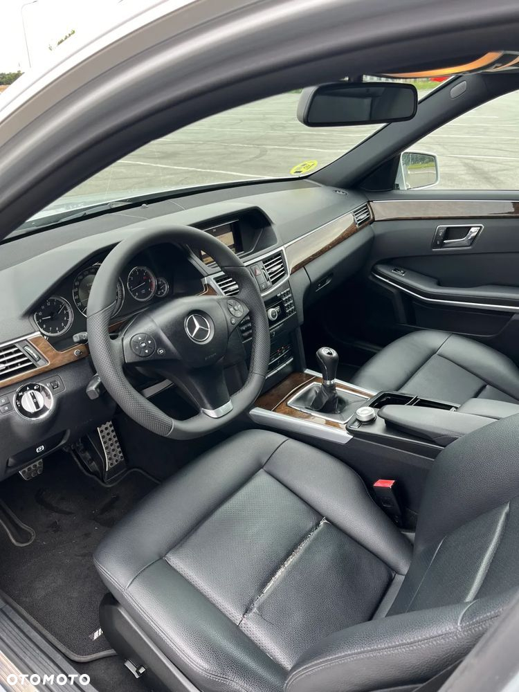 Mercedes-Benz Klasa E 220 CDI BlueEff Avantgarde - 14