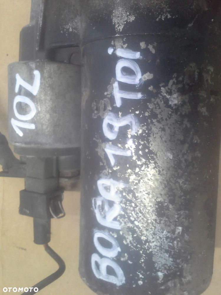 Volkswagen Bora 1.9 TDi rozrusznik Bosch 0001125018 - 2