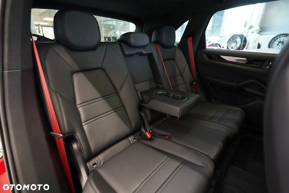 Porsche Cayenne GTS - 12