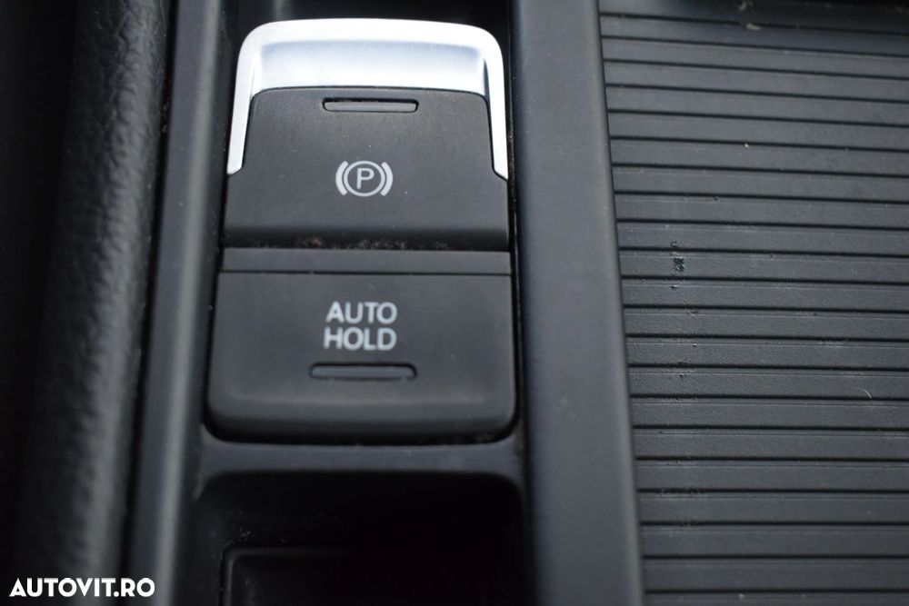 Volkswagen Golf 2.0 TDI 4Motion BlueMotion Technology Edition - 24