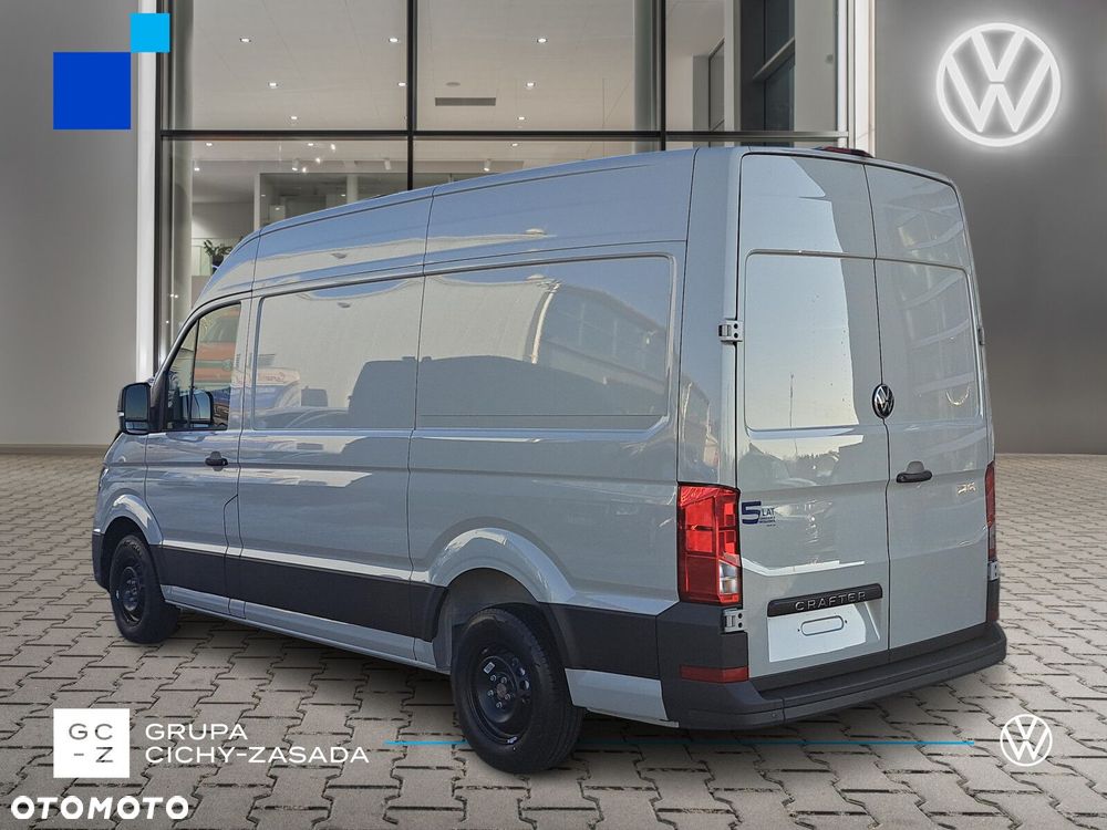 Volkswagen Crafter 35 Furgon z wysokim dachem silnik: 2,0 l EU6 SCR 140 KM / skrzynia biegów: Przedni napęd automatyczna 8-biegowa rozstaw osi: 3640 mm - 3